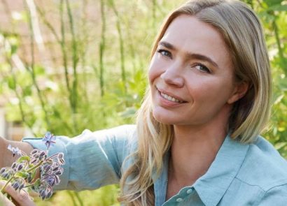 Jodie Kidd picking wild flowers