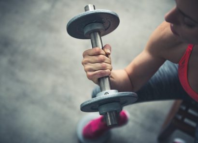 Woman doing bicep curl