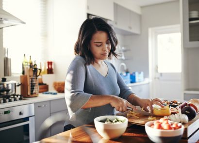 woman preparing healthy lunch