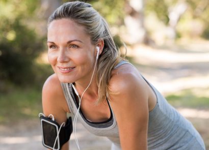 Woman jogging to improve her heart health