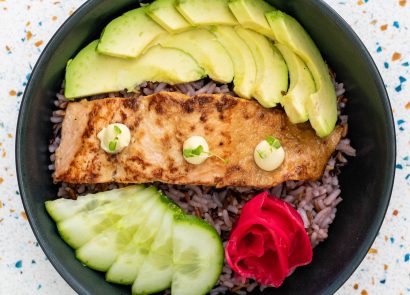 Salmon rice bowl